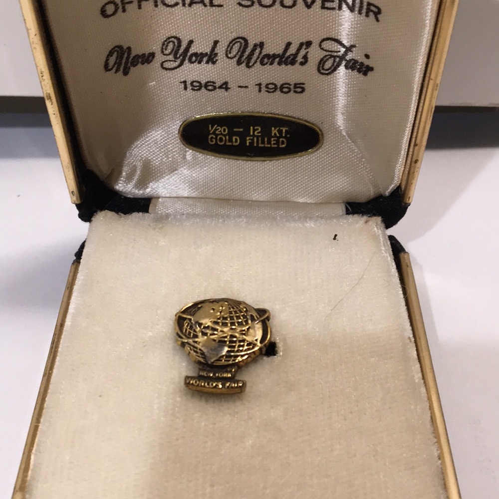 Vintage TIE TAC NY Gold Fill 1964-1965 world fair from World fair w Box